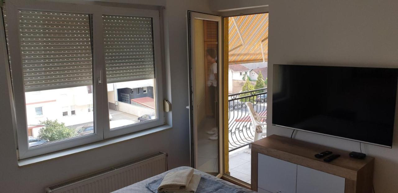 Apartman Anja Novi Sad Esterno foto