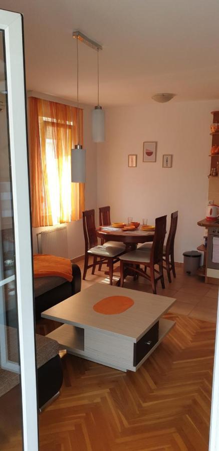 Apartman Anja Novi Sad Esterno foto